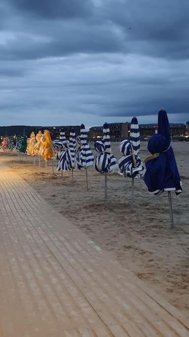 Le Cocooning-Studio Deauville Marina Avec Terrasse Vue Mer Et Plage Kültér fotó