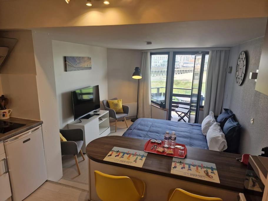 Le Cocooning-Studio Deauville Marina Avec Terrasse Vue Mer Et Plage Kültér fotó