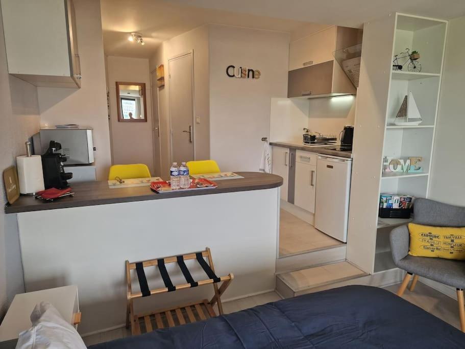 Le Cocooning-Studio Deauville Marina Avec Terrasse Vue Mer Et Plage Kültér fotó
